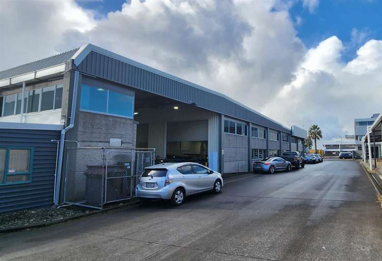 Building 1,686 Rosebank Road Avondale_2