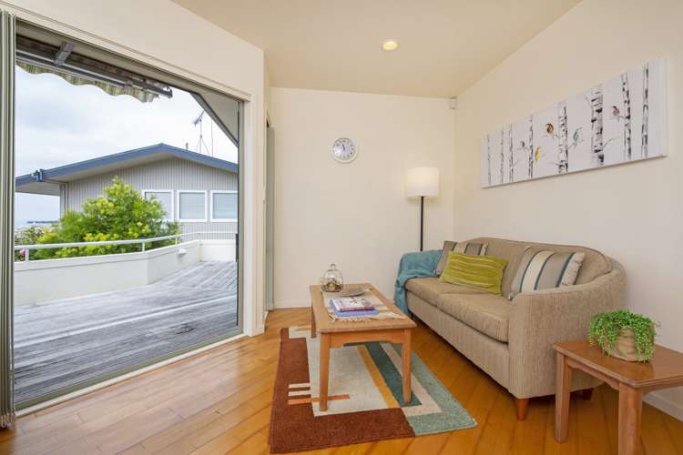 2/10 Burford Place Mellons Bay_13