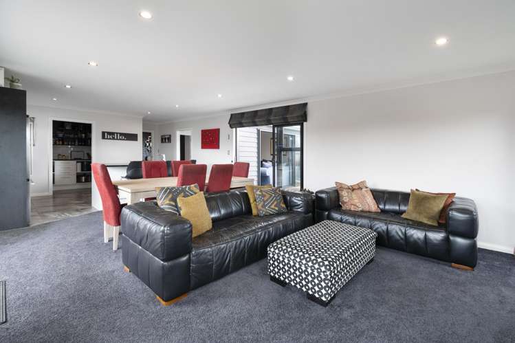 9 Saint Heliers Grove Fitzherbert_17