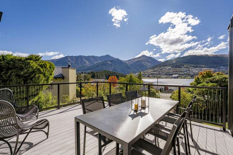 696 Peninsula Road_2