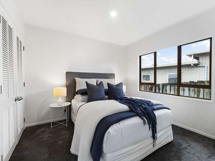 2/867 Beach Road Torbay_13