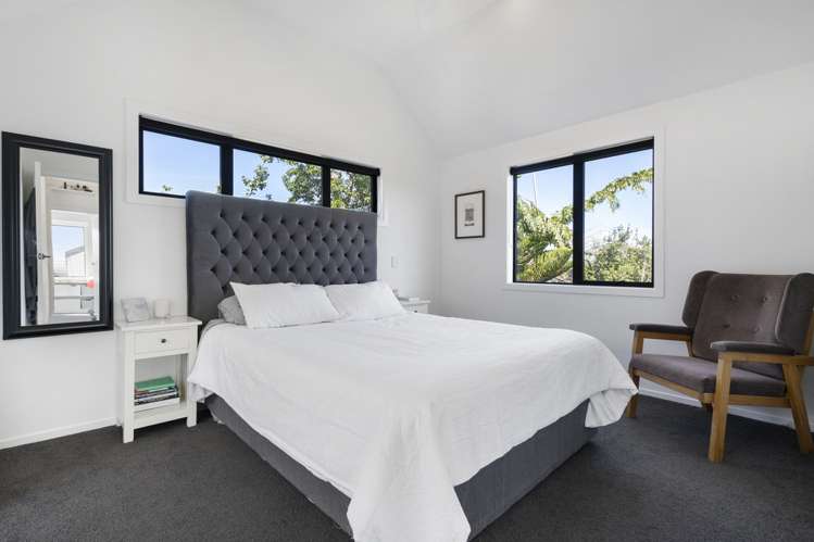 2/9 Steen Place Mangere Bridge_11