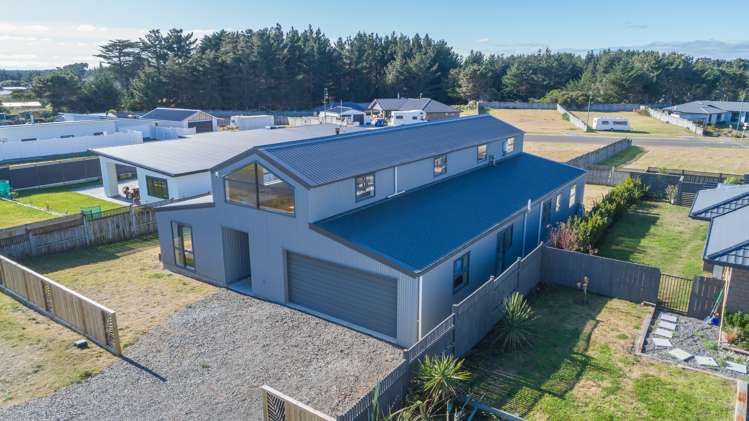 35 Barling Street Himatangi Beach_19