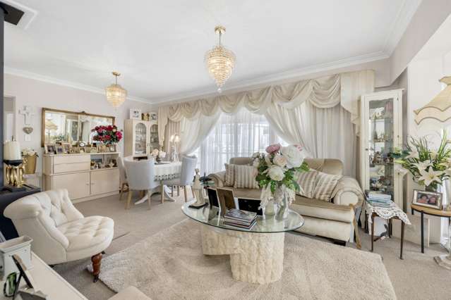 5 Borrowdace Avenue Botany Downs_1