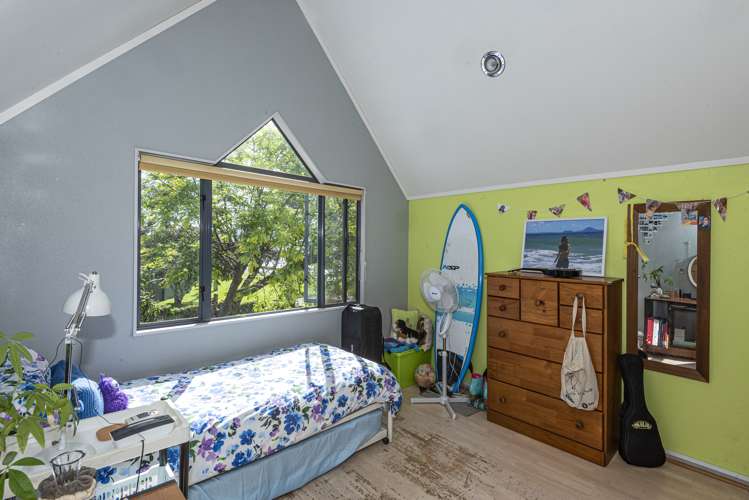 300 Beach Road Onerahi_10