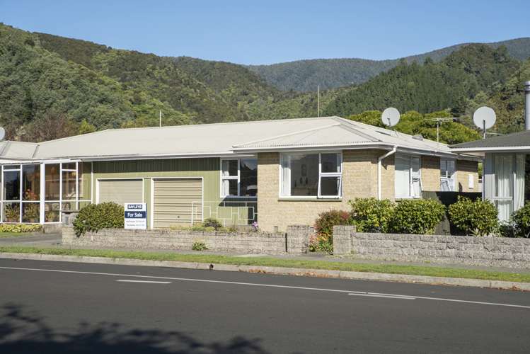 18b Nelson Square Picton_16