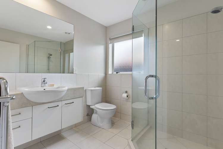 2 Vinograd Drive Te Atatu Peninsula_23