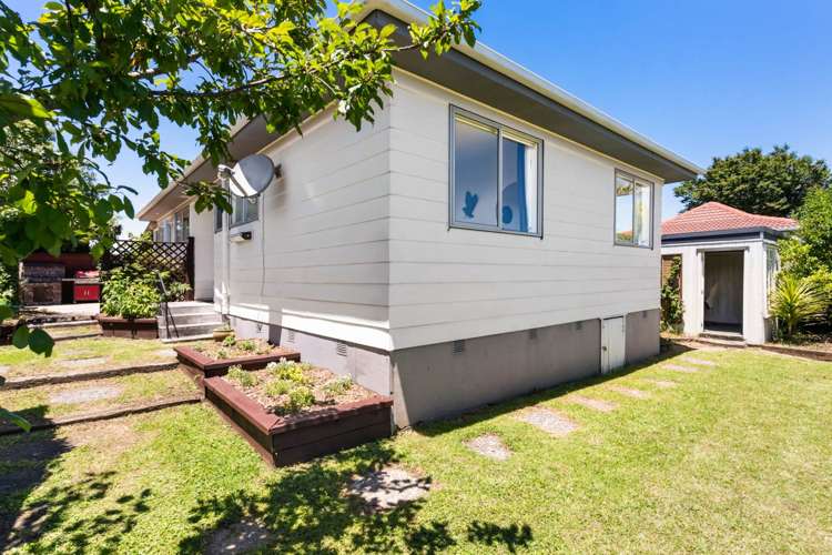 2/57 Solar Road Glen Eden_19