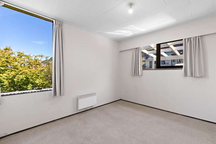 27 Avalon Crescent Fernhill/Sunshine Bay_14