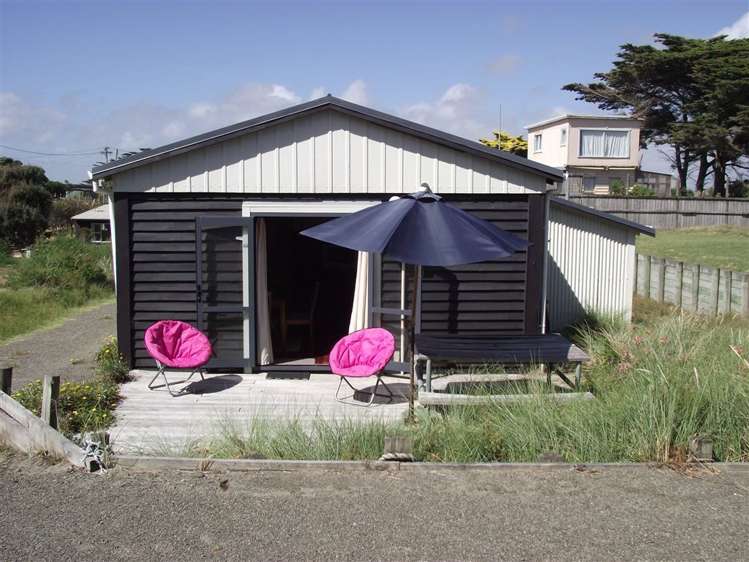 19a Marine Parade South Foxton Beach_7