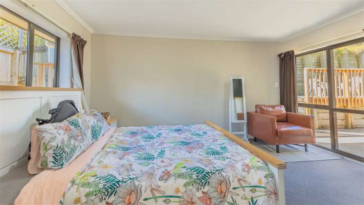 54 Farnborough Drive Nawton_11