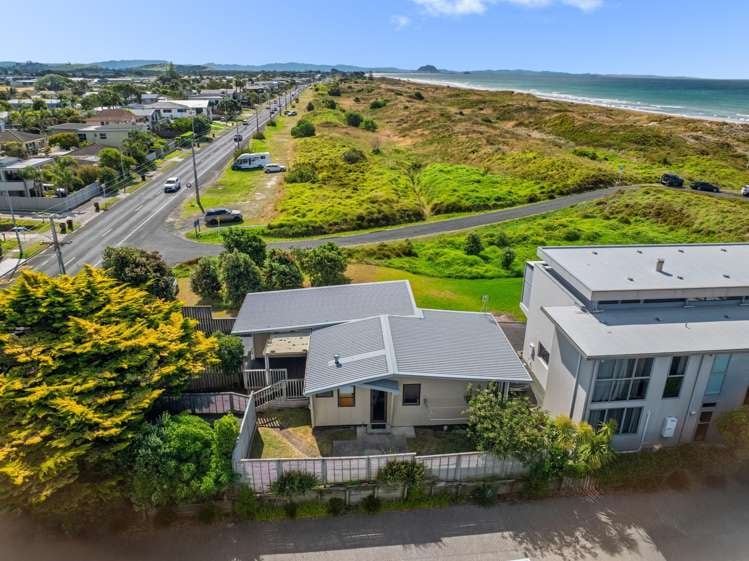 1009 Papamoa Beach Road_0