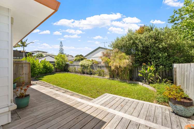 1/12 Knott Road Stanmore Bay_7