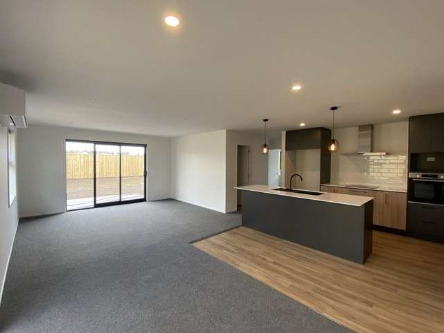 36 Eileen Way 11103_4