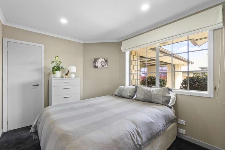 17 Farleigh Close Huntington_16