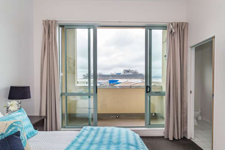 8/220 Thorndon Quay Pipitea_6