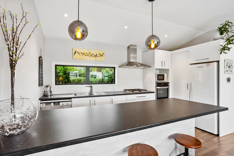 8 Bosun Place Te Atatu Peninsula_16