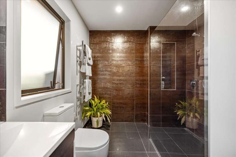 11 and 7 Kissling Terrace Pyes Pa_33