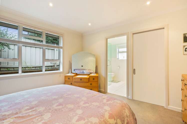 1136 Fergusson Drive Clouston Park_12