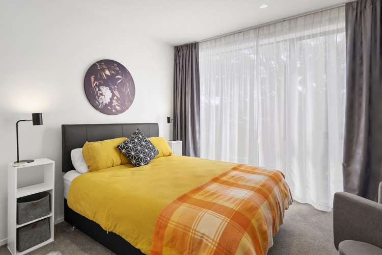 33 Jean Caldwell Way Island Bay_10