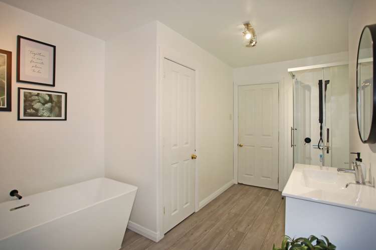 32 Cascade Road Bombay_18