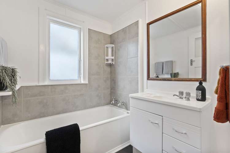 195 College Street West End_10