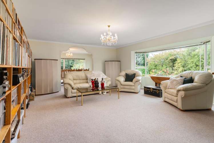 53 Willow Park Drive Opaki_10