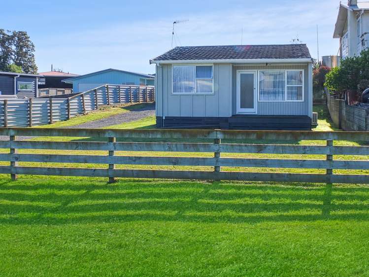 11 Chaffey Street Foxton Beach_16