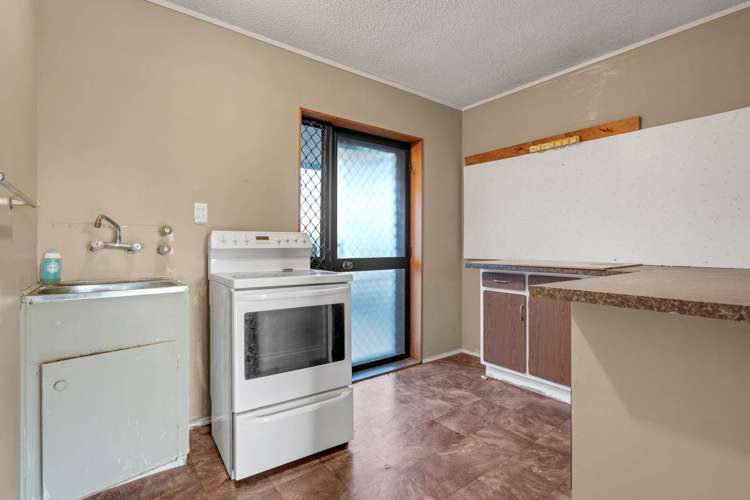 6 Dreadon Avenue Papatoetoe_13