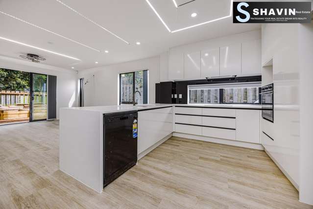 MANGERE LUXURY TOWN-HOUSES