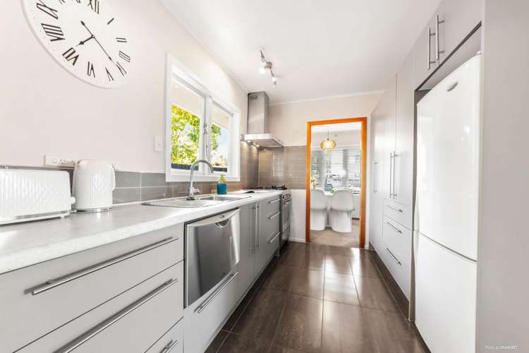 102 Kervil Avenue Te Atatu Peninsula_8