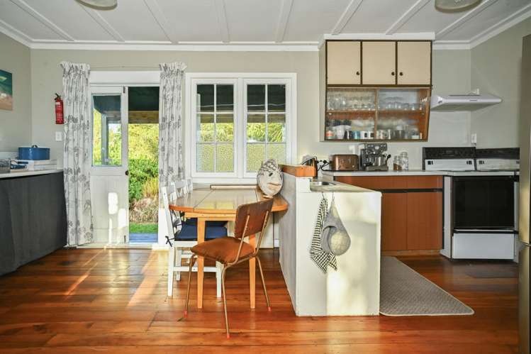 11 YMCA Road Māhia_14