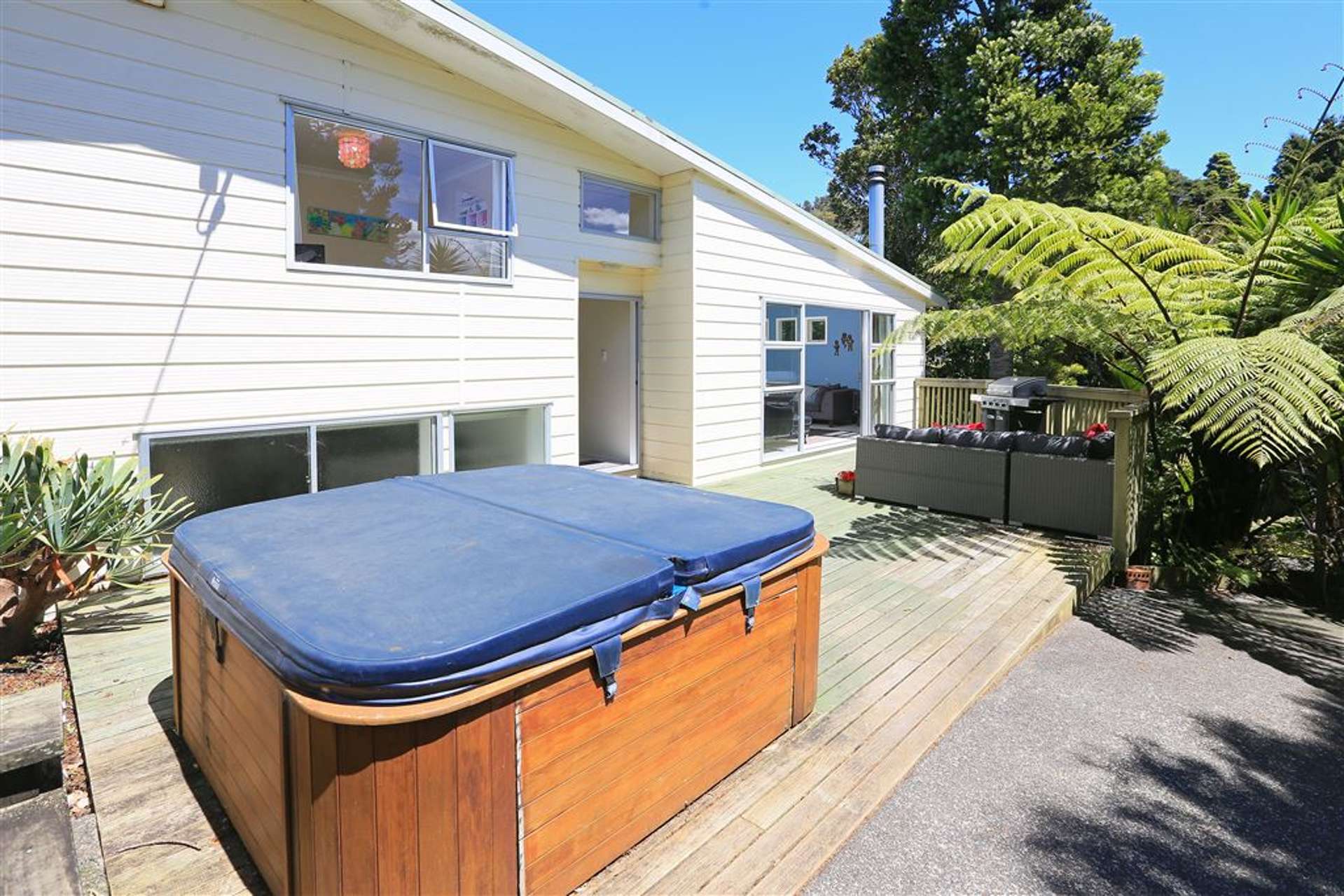 252 Forest Hill Road Waiatarua_0