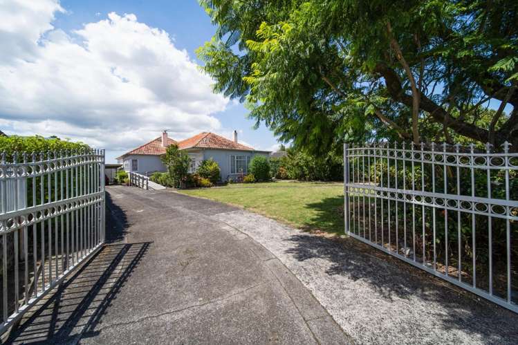 35 Kolmar Road 10695_1