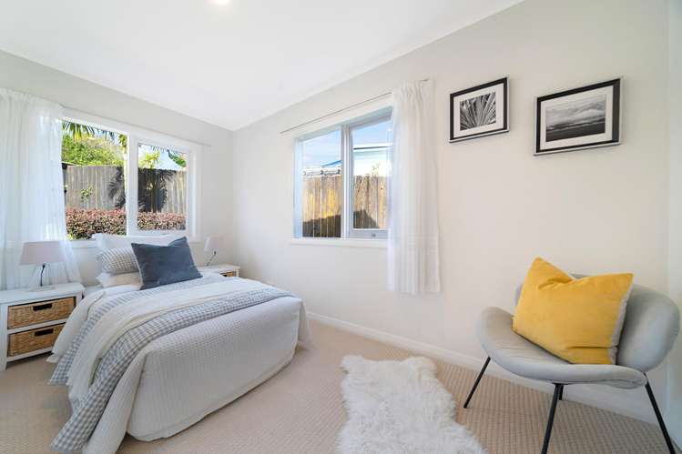 68 Seabrook Avenue New Lynn_11