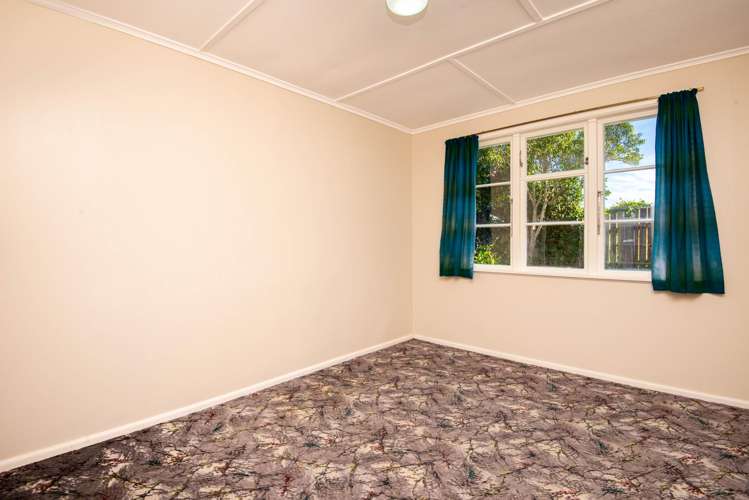 19 Walker Avenue Paremata_16