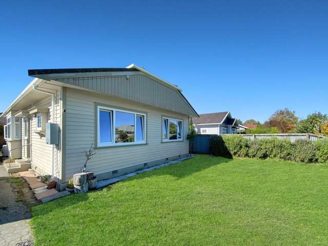 SPREYDON - 3 BEDROOMS, 1.5 BATHROOMS, HEATPUMP & LOGBURNER, 2 OSP