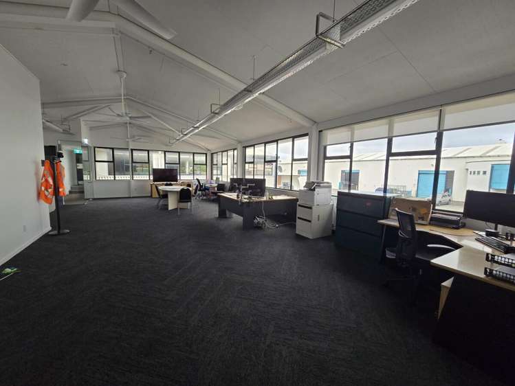 Level 1, 2 Port  Road Seaview_2