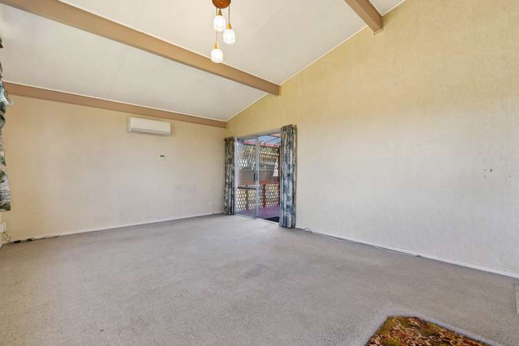 3 Paterson Grove Pukehangi_3