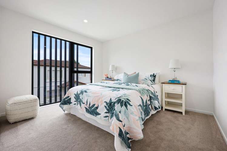 12B Butley Drive Farm Cove_28