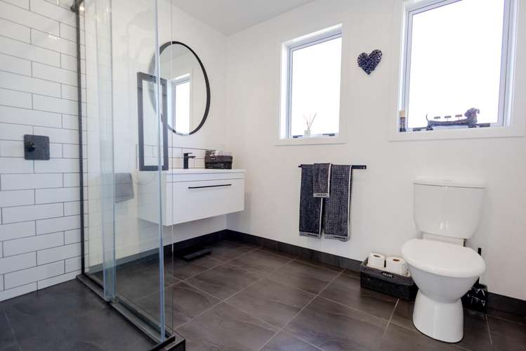 37 Firth Street Cobden_16