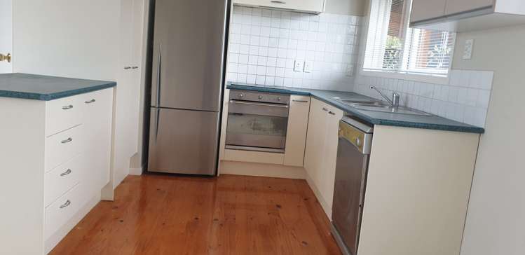 1/212 Sunnynook Road Totara Vale_12