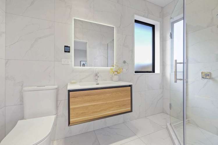 27 Surf View Crescent Red Beach_10