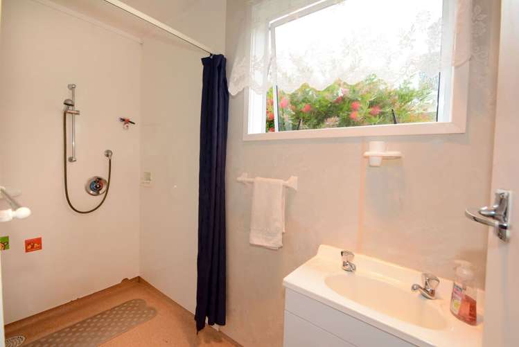 125 Bay View Road South Dunedin_11