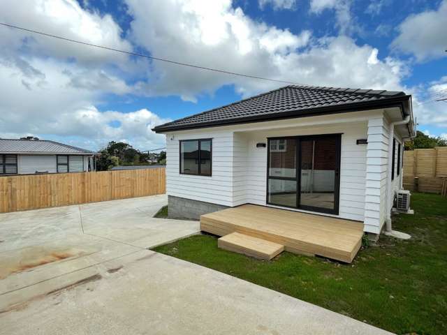 C/2 Crystal Ave, Glendene, Auckland