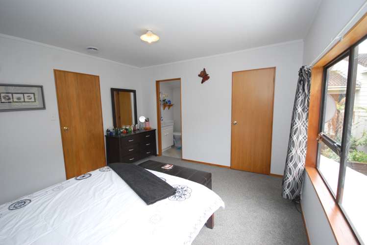 49 Chivalry Road Glenfield_10