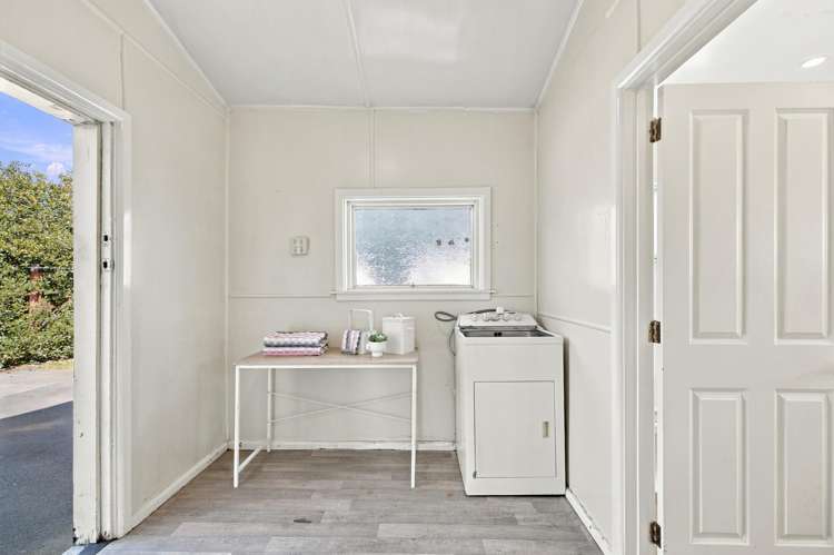 732 Ferry Road Woolston_15