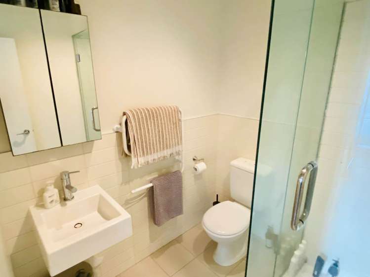 419/57 Mahuhu Crescent Auckland Central_5