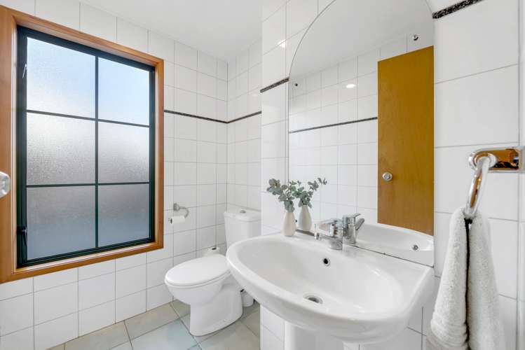 212 Whitford Road Shamrock Park_8