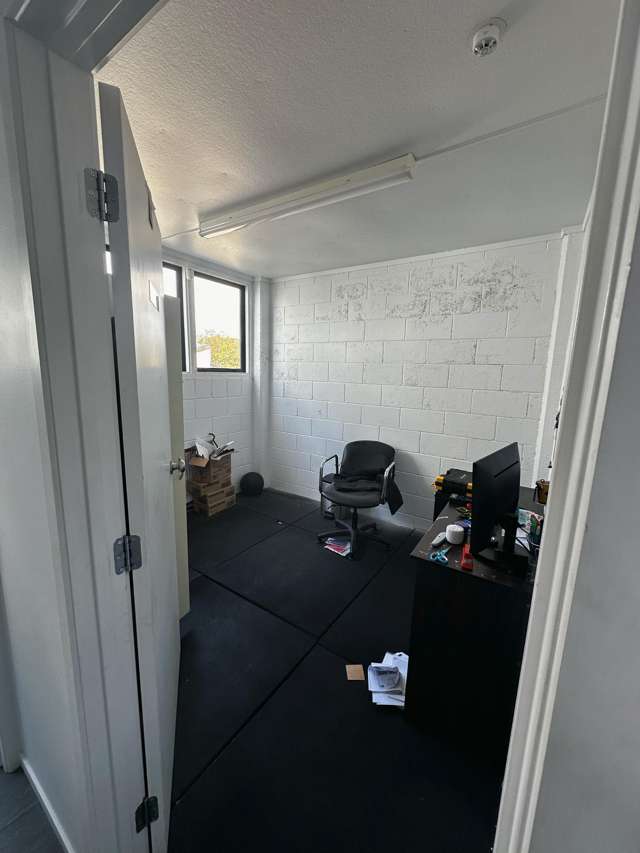 176 West Coast Road Glen Eden_3